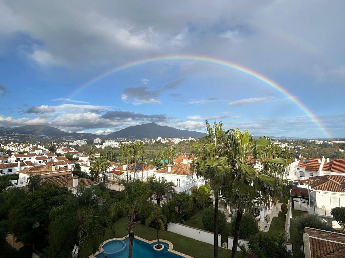 2 Bed Apartment for sale in Estepona Costa Del Sol, Málaga, Spain