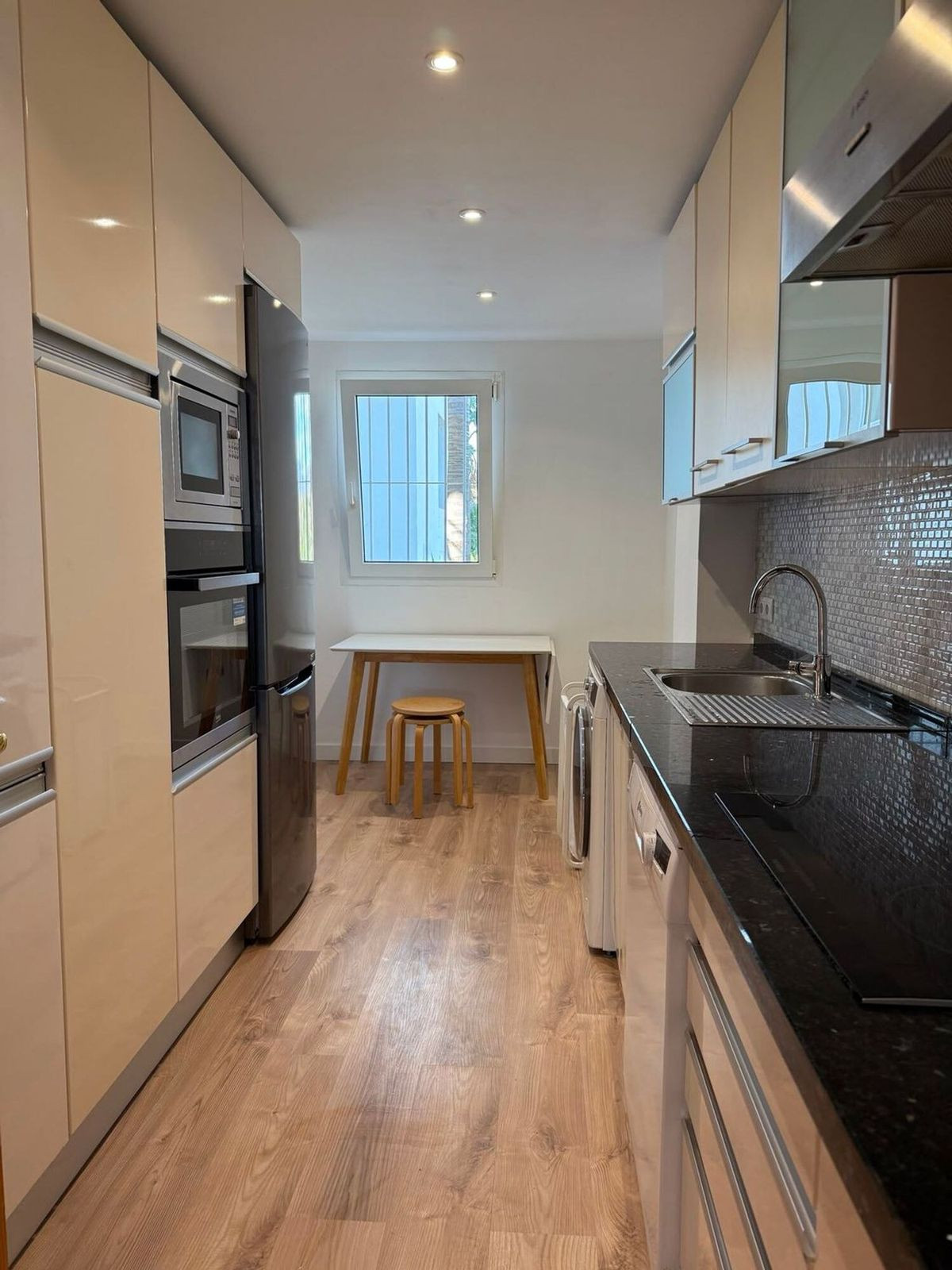 2 Bed Apartment for sale in Estepona Costa Del Sol, Málaga, Spain