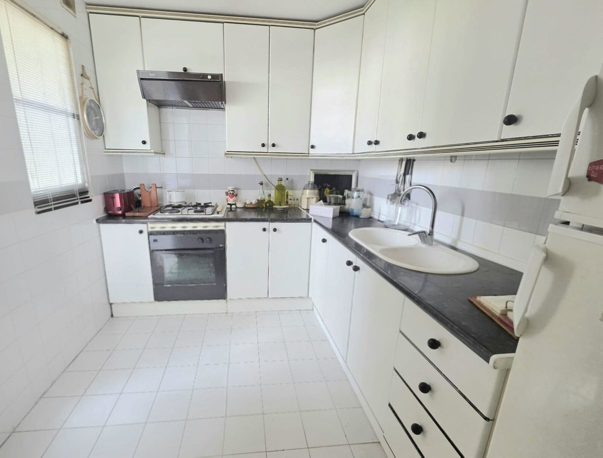 3 Bed Townhouse for sale in Estepona Costa Del Sol, Málaga, Spain