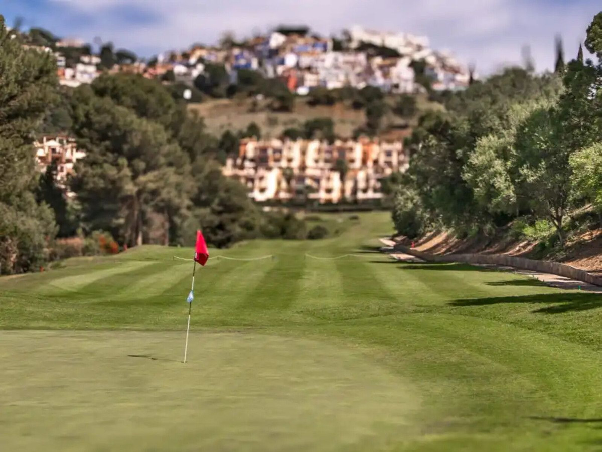3 Bed Apartment for sale in Los Arqueros Costa Del Sol, Málaga, Spain