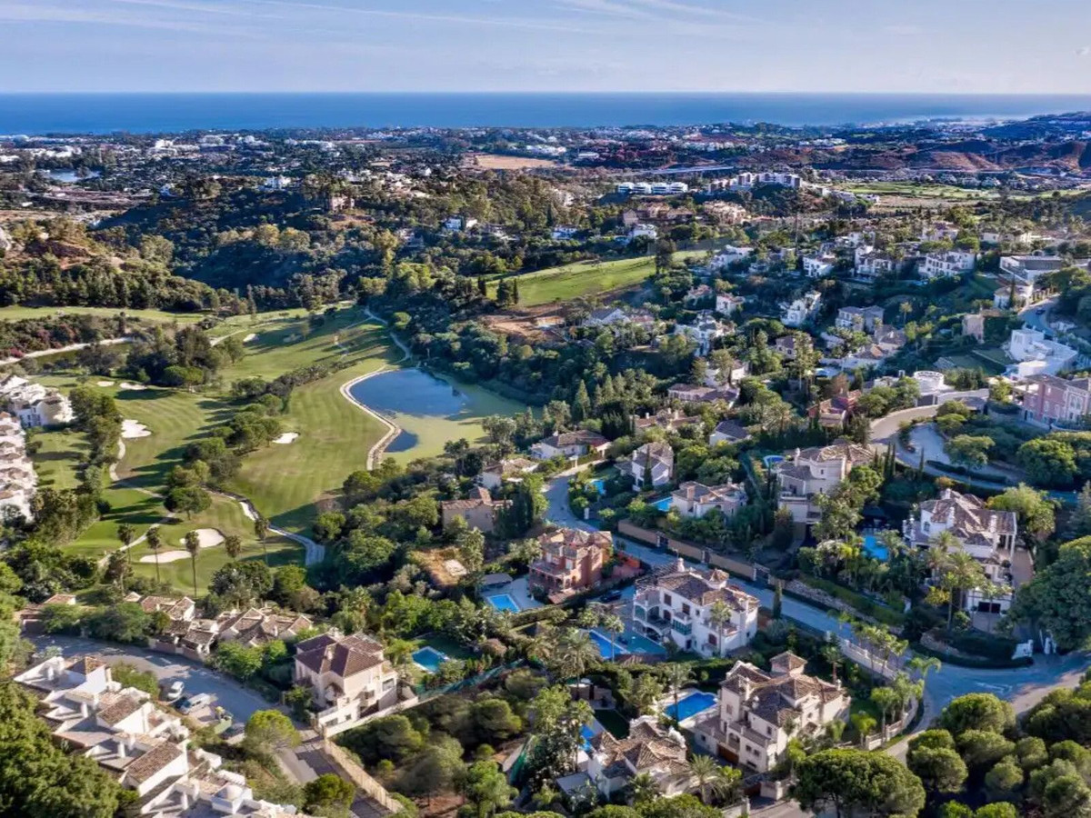 3 Bed Apartment for sale in Los Arqueros Costa Del Sol, Málaga, Spain