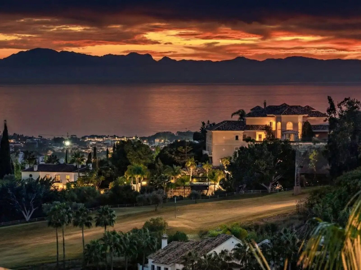 3 Bed Apartment for sale in Los Arqueros Costa Del Sol, Málaga, Spain