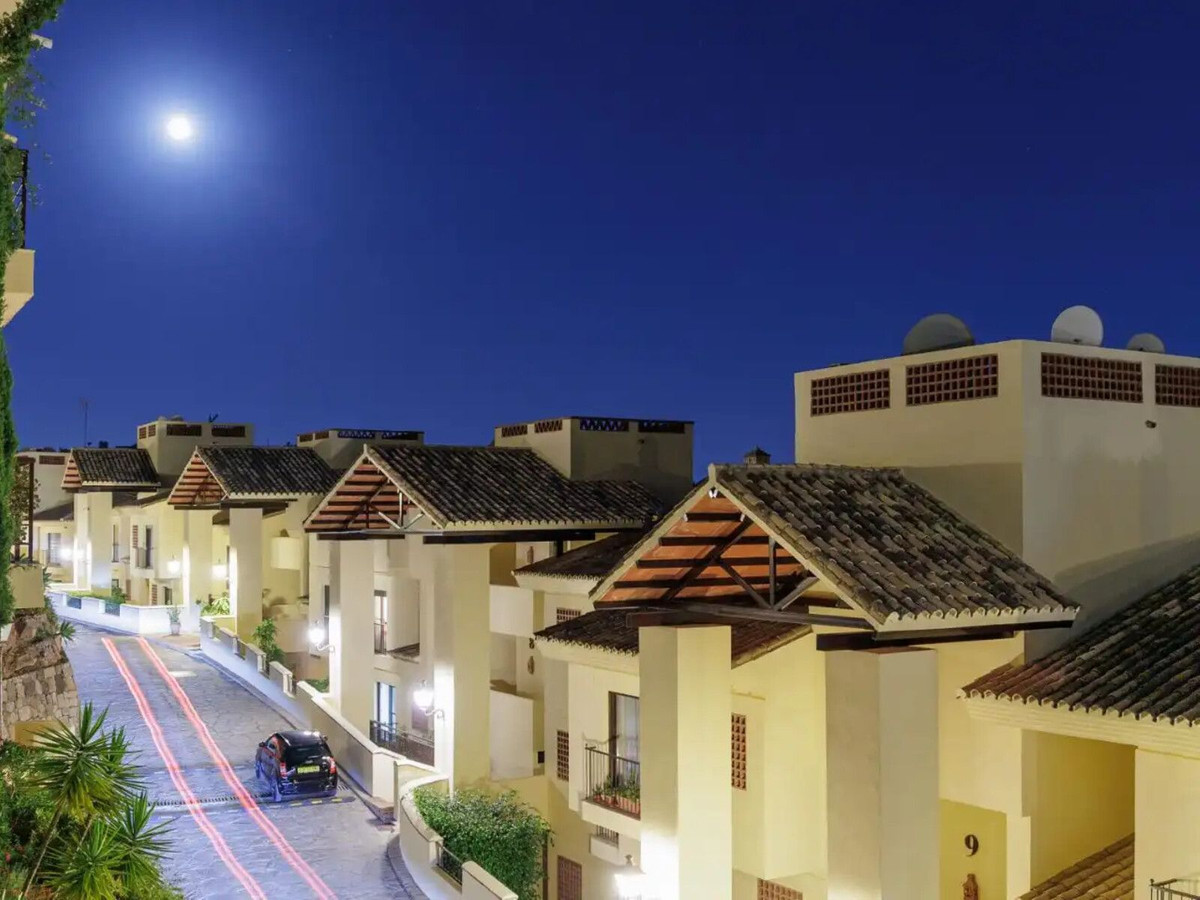 3 Bed Apartment for sale in Los Arqueros Costa Del Sol, Málaga, Spain