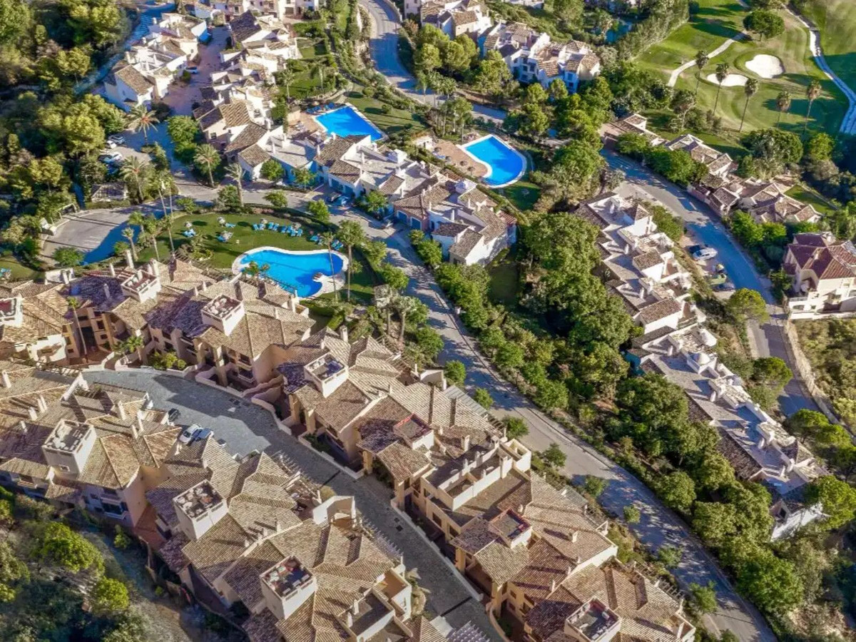 3 Bed Apartment for sale in Los Arqueros Costa Del Sol, Málaga, Spain
