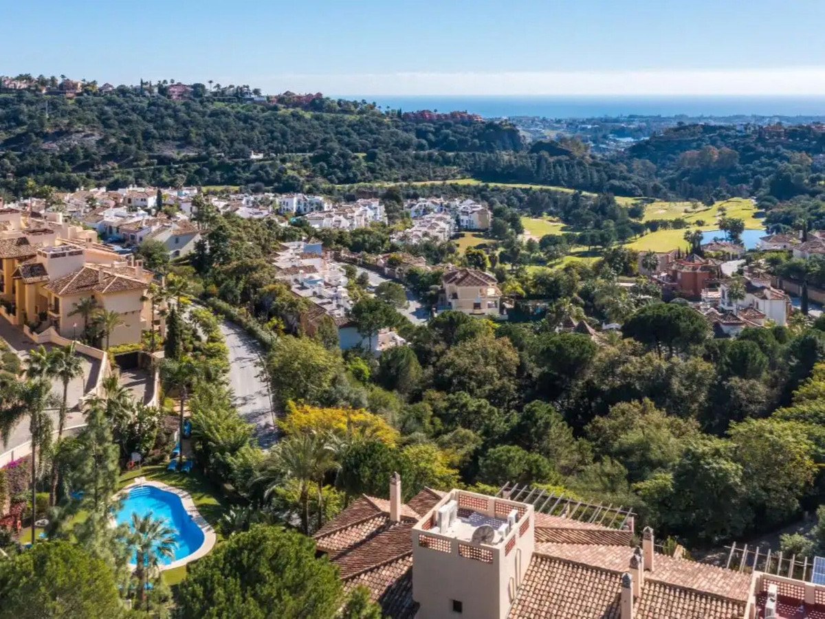 3 Bed Apartment for sale in Los Arqueros Costa Del Sol, Málaga, Spain