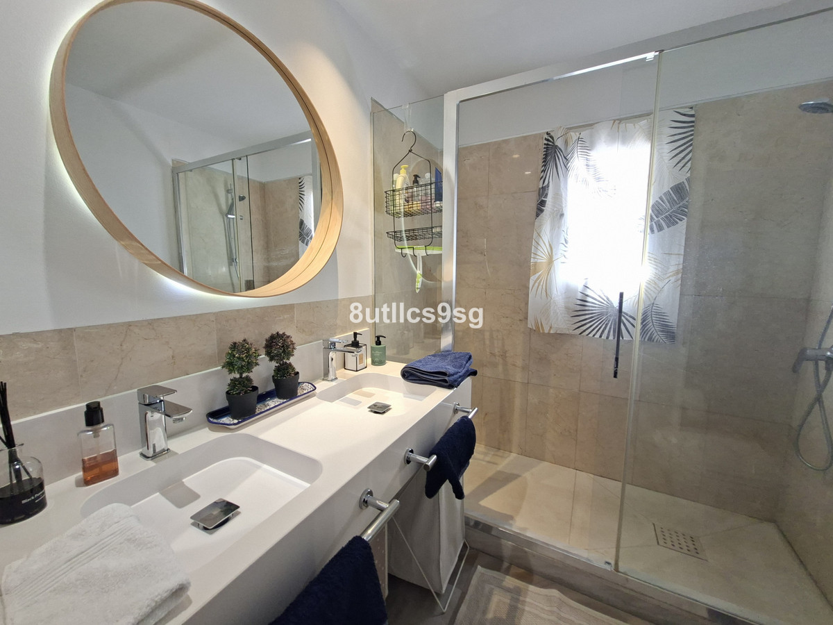 Se vende Apartamento Planta Baja de 3 dormitorios en Costa Del Sol, Málaga, España