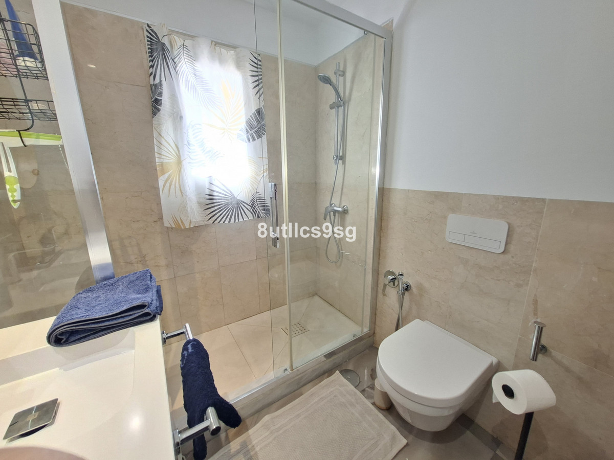 Se vende Apartamento Planta Baja de 3 dormitorios en Costa Del Sol, Málaga, España