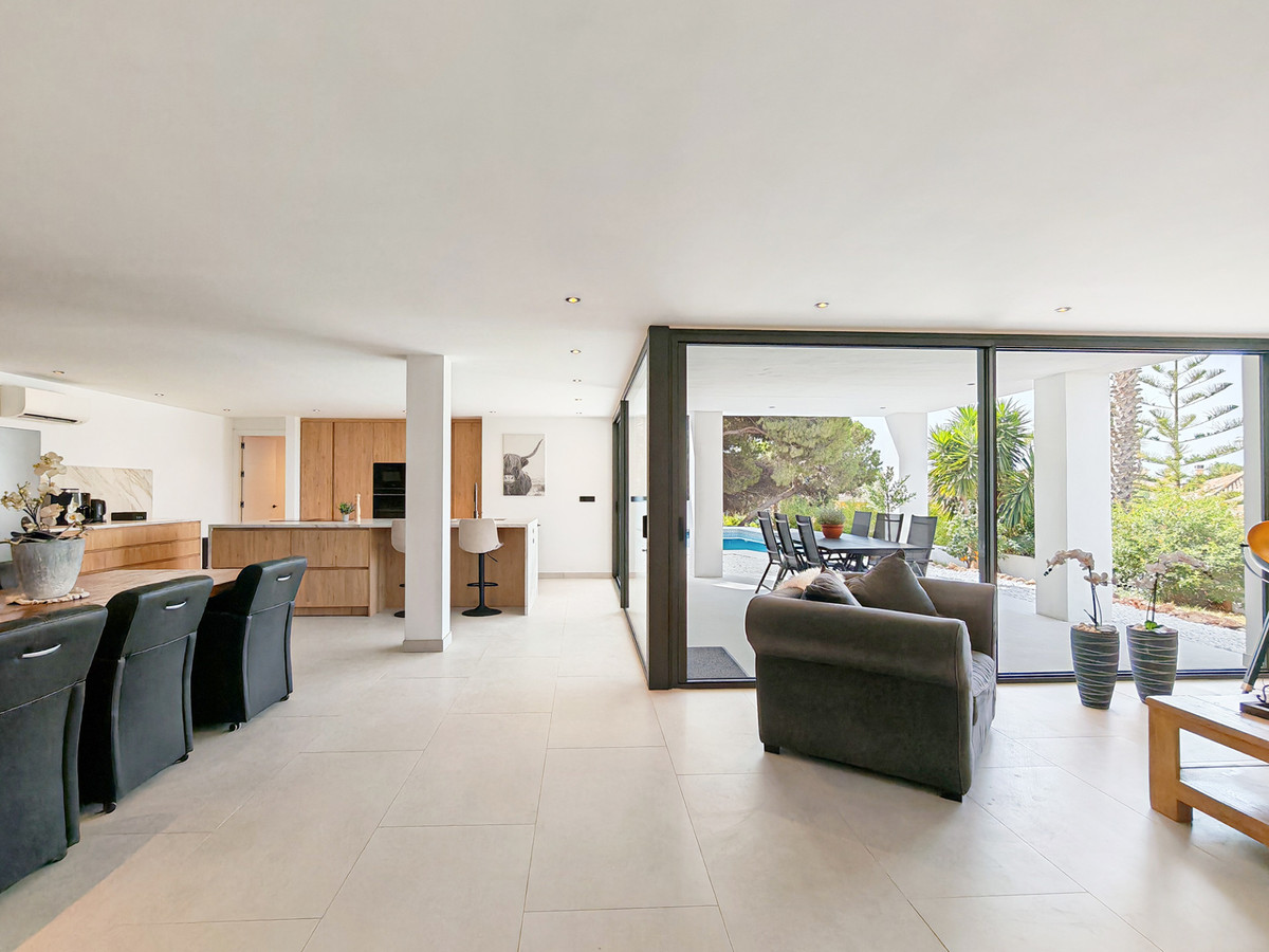 8 Bed Townhouse for sale in Elviria Costa Del Sol, Málaga, Spain