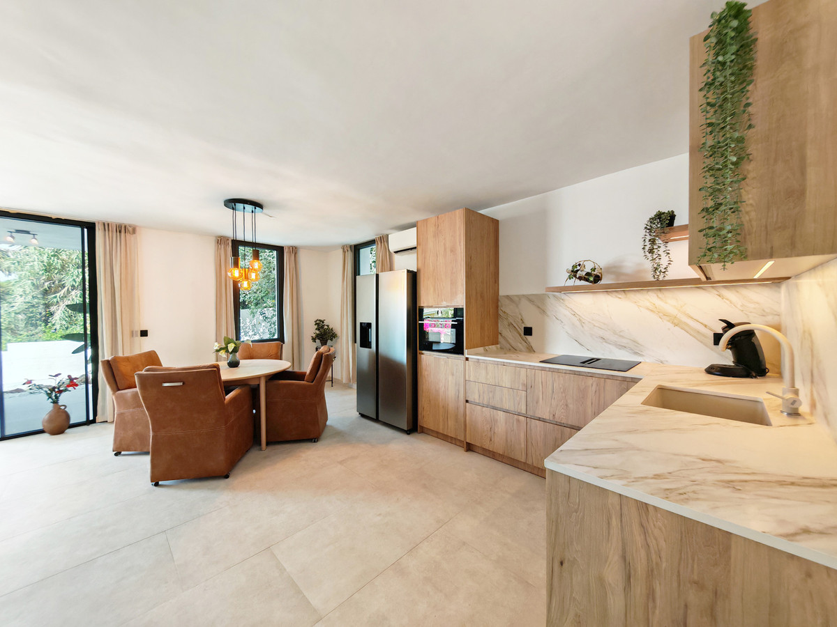 8 Bed Townhouse for sale in Elviria Costa Del Sol, Málaga, Spain