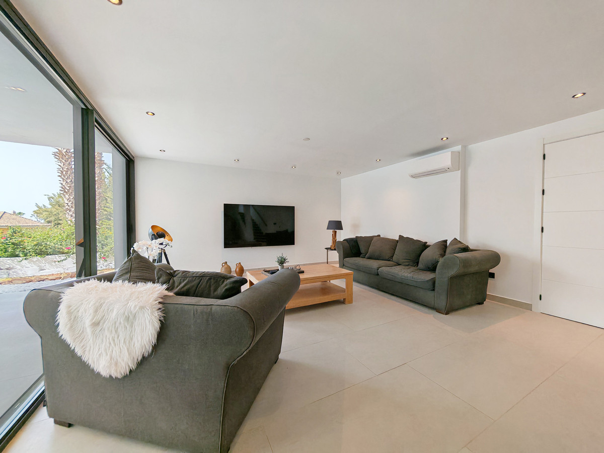 8 Bed Townhouse for sale in Elviria Costa Del Sol, Málaga, Spain