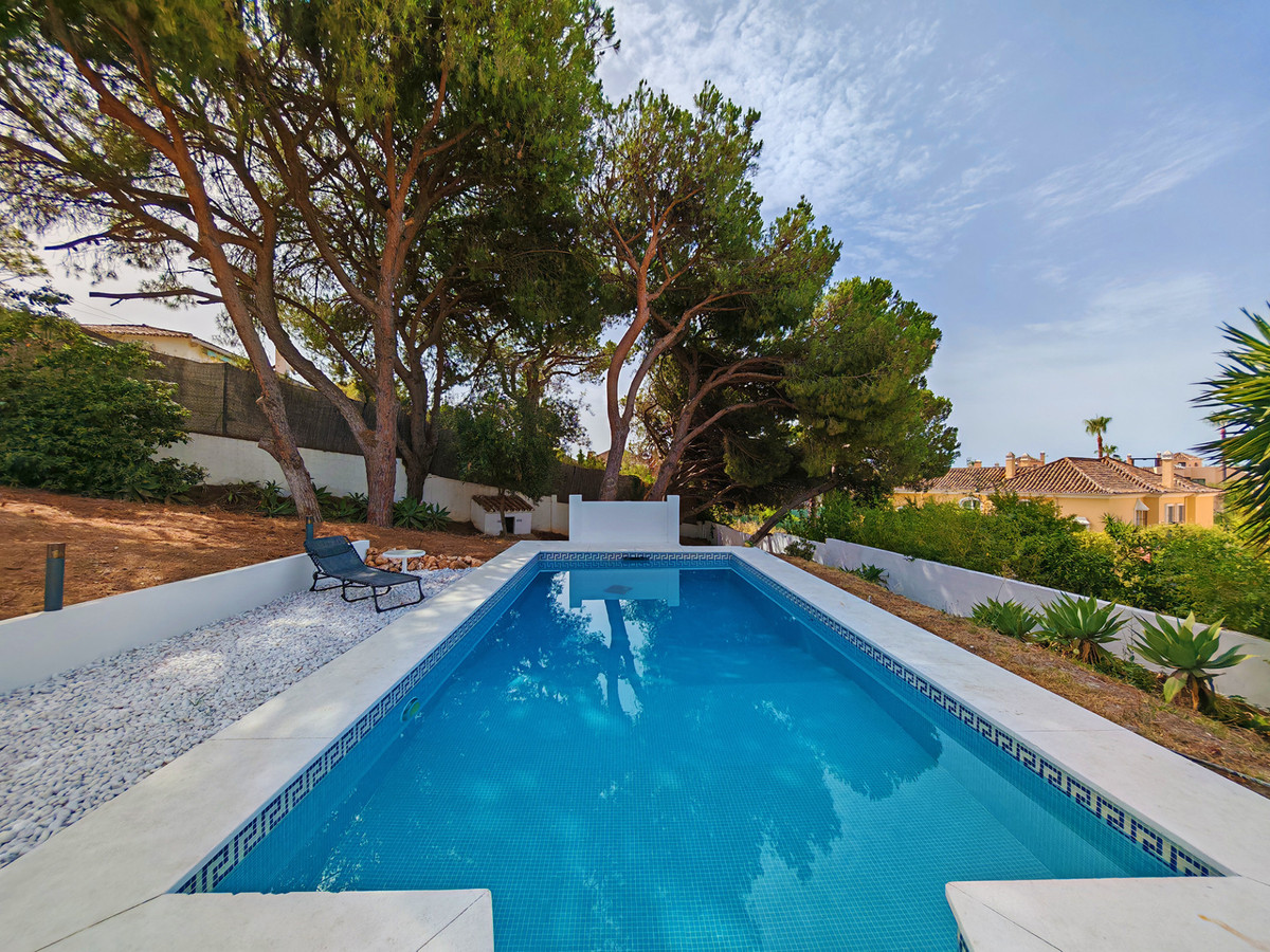 8 Bed Townhouse for sale in Elviria Costa Del Sol, Málaga, Spain