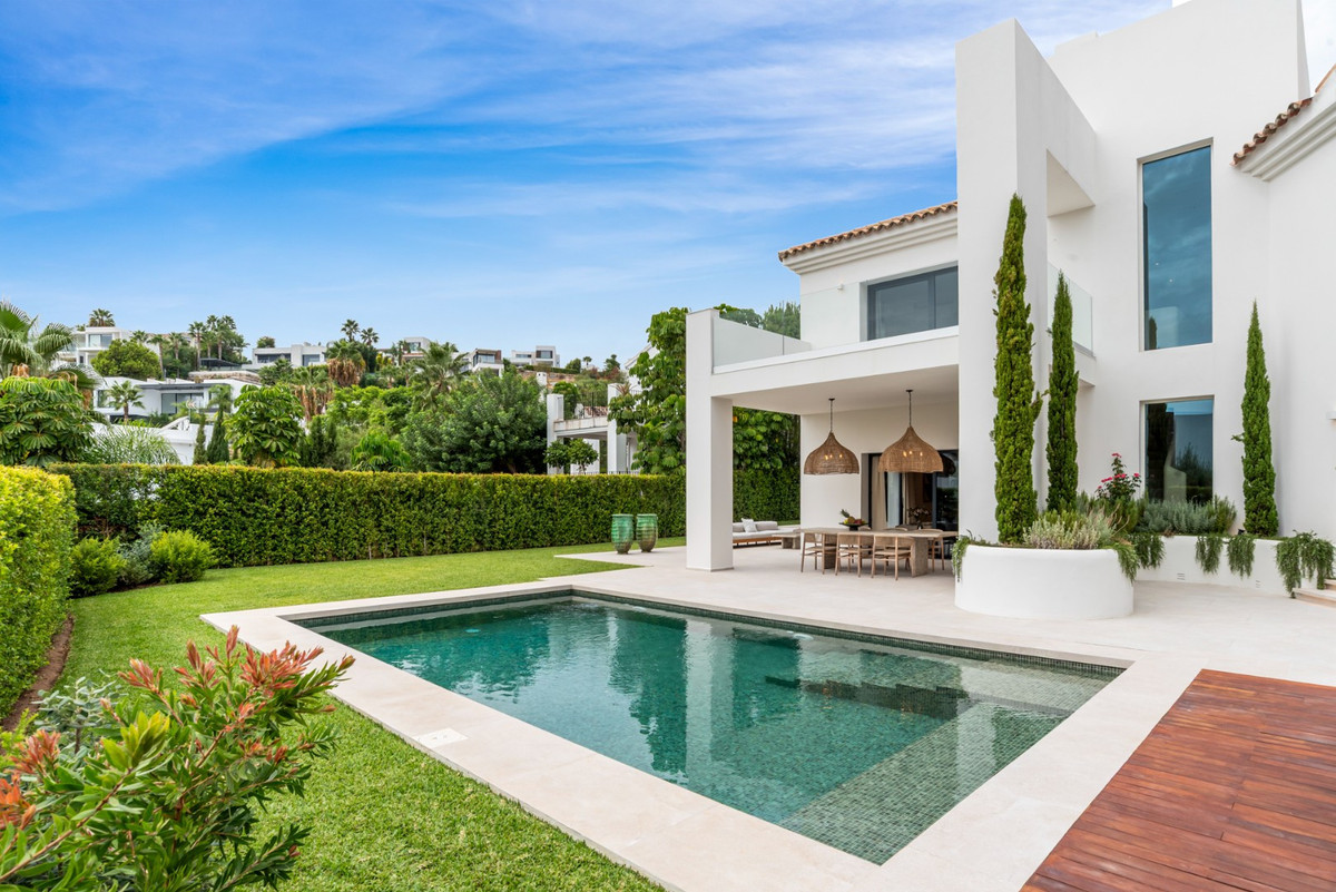 3 Bed Townhouse for sale in Estepona Costa Del Sol, Málaga, Spain
