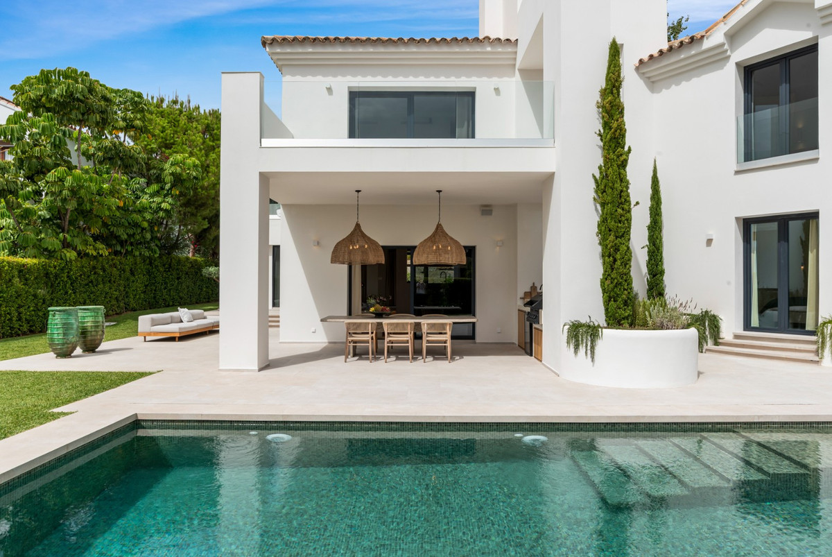 3 Bed Townhouse for sale in Estepona Costa Del Sol, Málaga, Spain