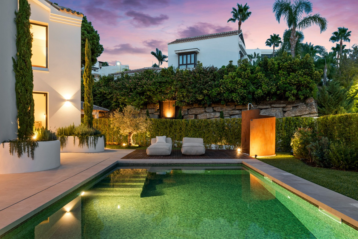 3 Bed Townhouse for sale in Estepona Costa Del Sol, Málaga, Spain
