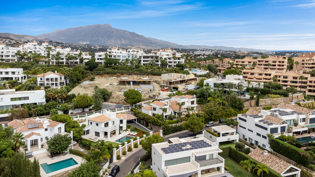3 Bed Townhouse for sale in Estepona Costa Del Sol, Málaga, Spain