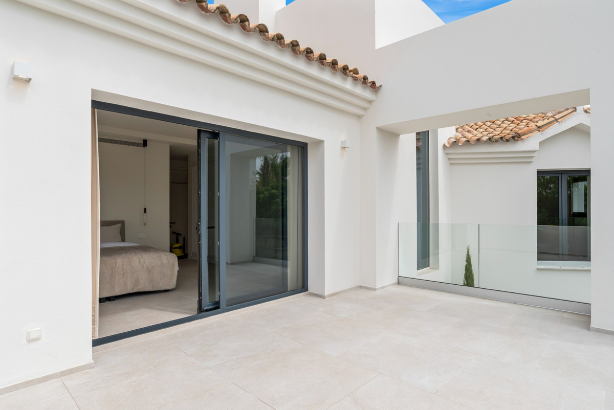3 Bed Townhouse for sale in Estepona Costa Del Sol, Málaga, Spain