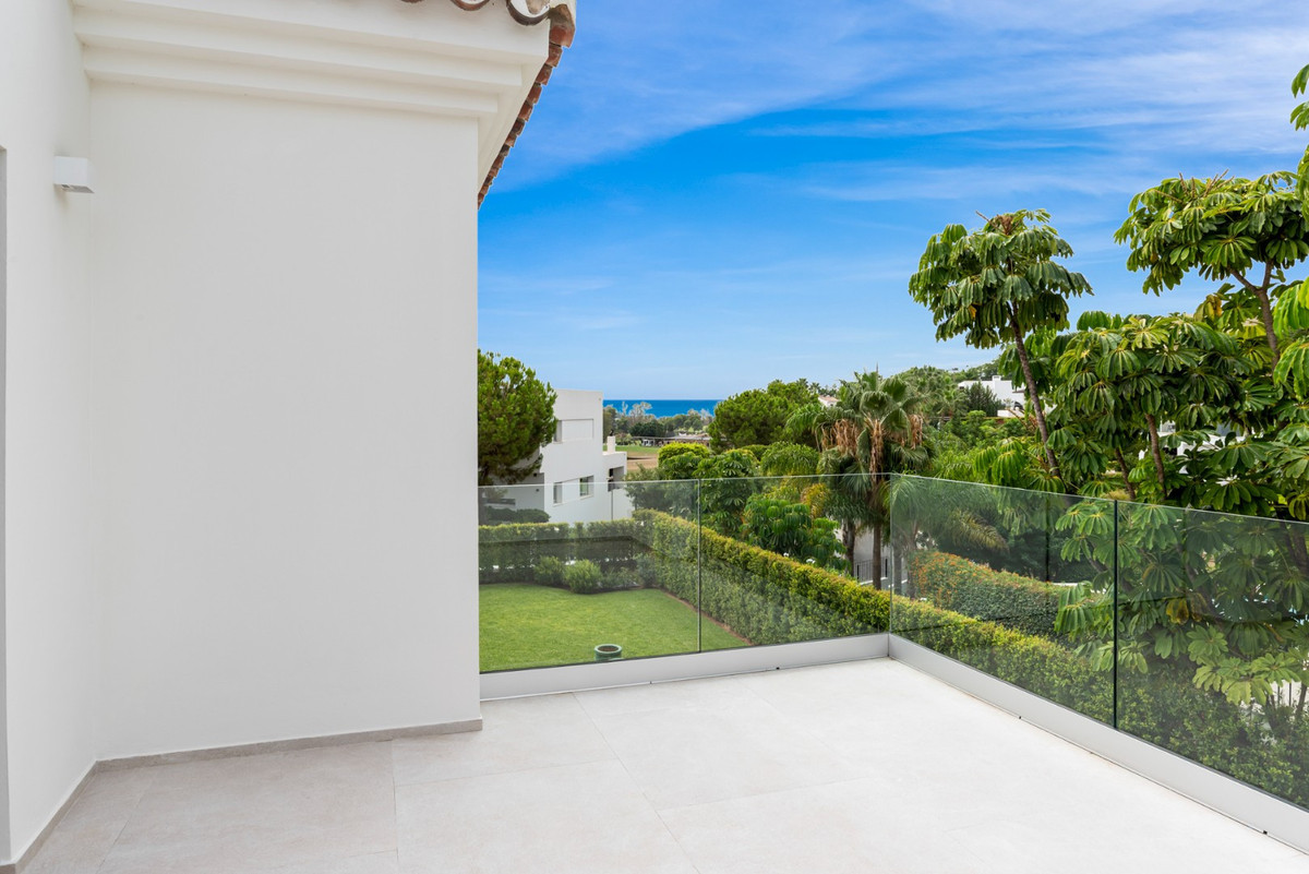 3 Bed Townhouse for sale in Estepona Costa Del Sol, Málaga, Spain