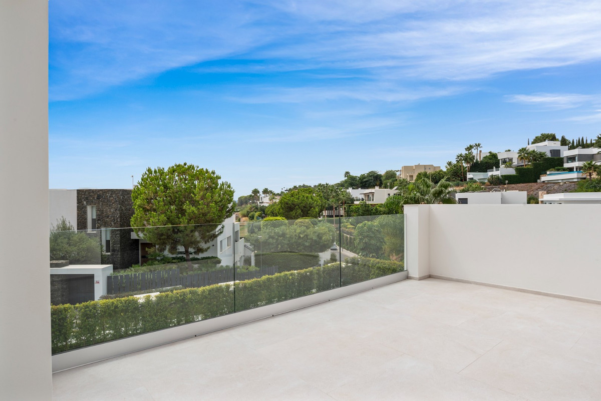 3 Bed Townhouse for sale in Estepona Costa Del Sol, Málaga, Spain