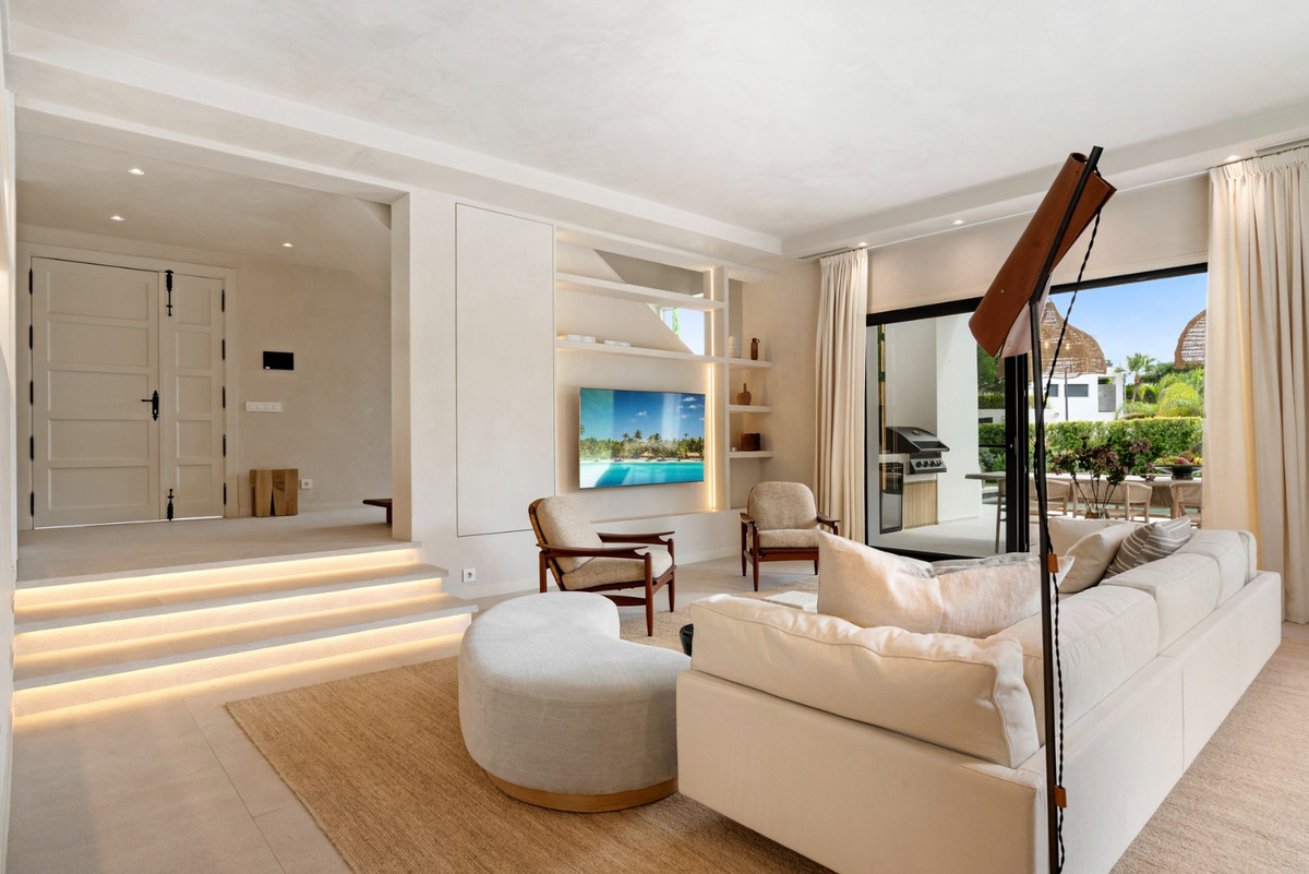 3 Bed Townhouse for sale in Estepona Costa Del Sol, Málaga, Spain