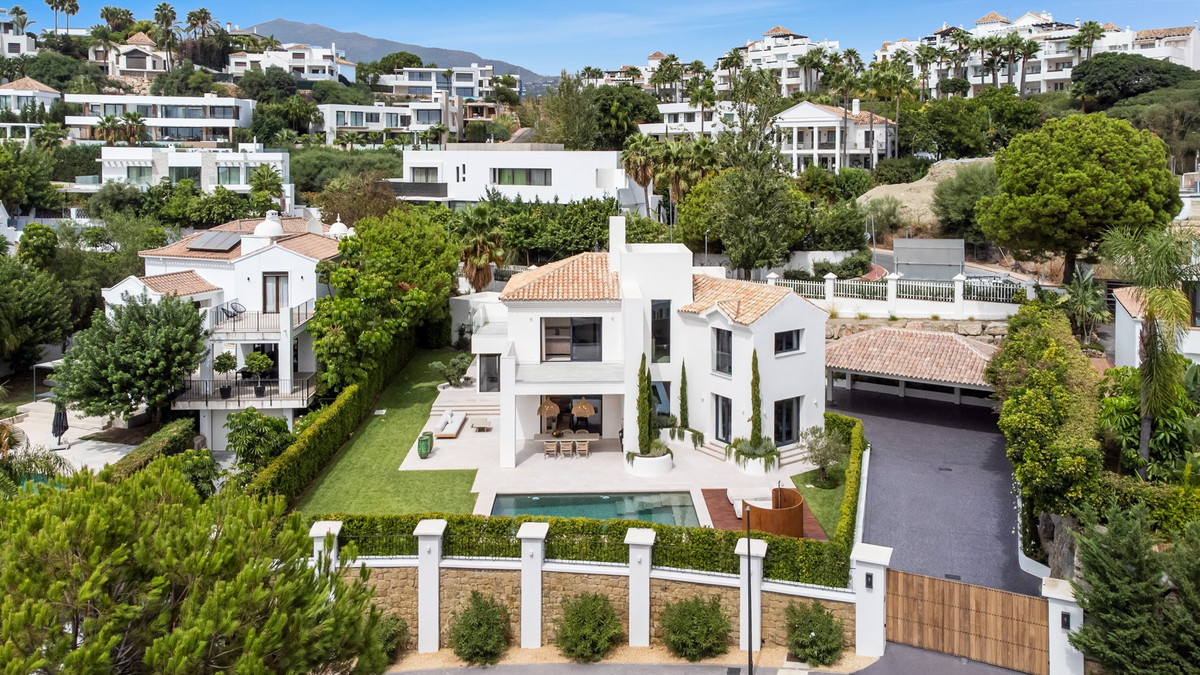 3 Bed Townhouse for sale in Estepona Costa Del Sol, Málaga, Spain