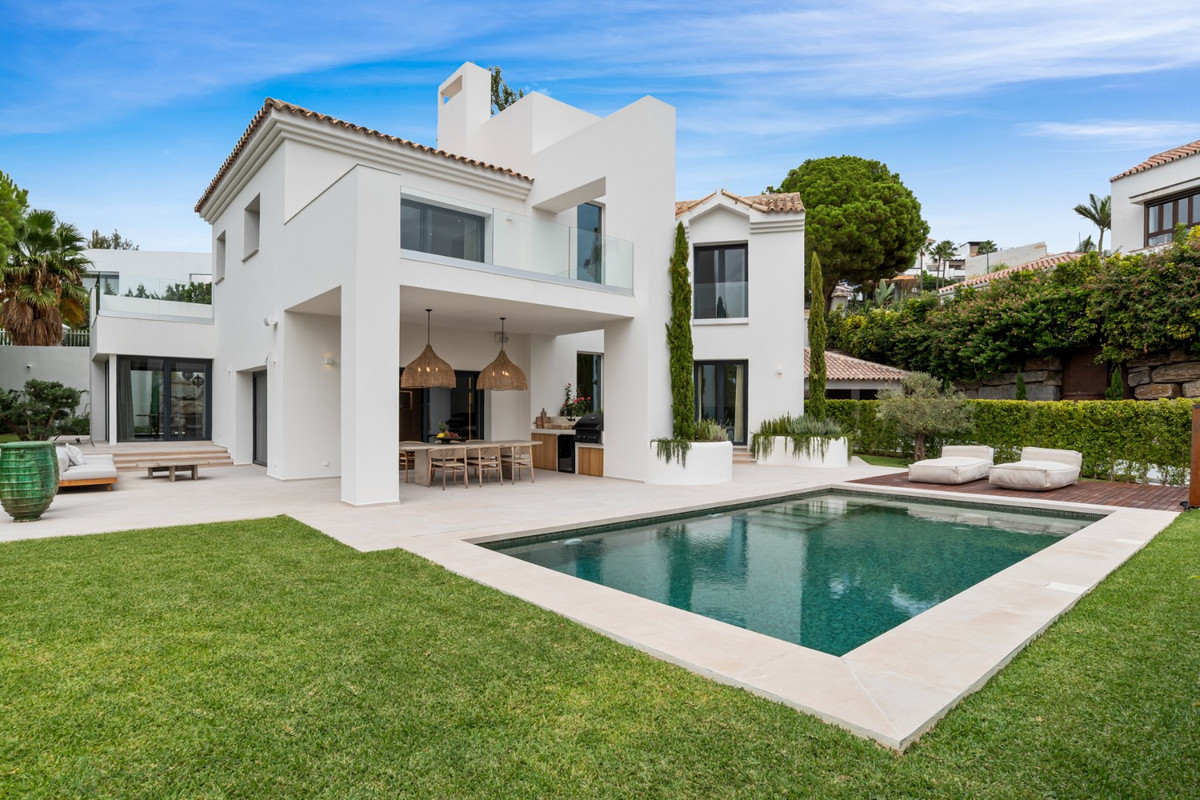 3 Bed Townhouse for sale in Estepona Costa Del Sol, Málaga, Spain