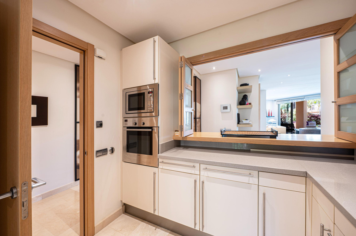2 Bed Apartment for sale in Sierra Blanca Costa Del Sol, Málaga, Spain