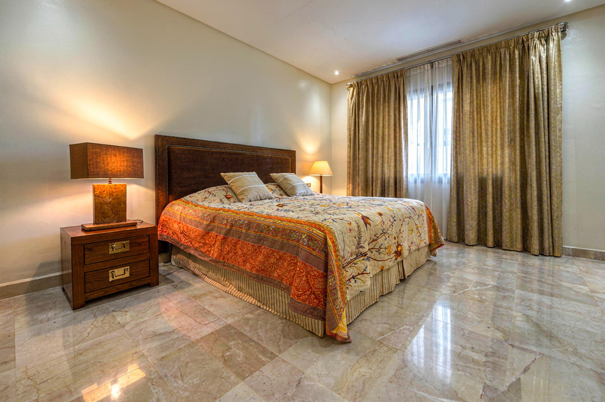 2 Bed Apartment for sale in Sierra Blanca Costa Del Sol, Málaga, Spain