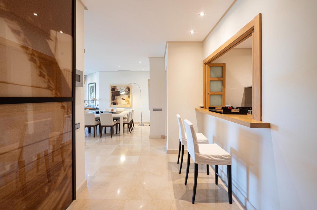2 Bed Apartment for sale in Sierra Blanca Costa Del Sol, Málaga, Spain