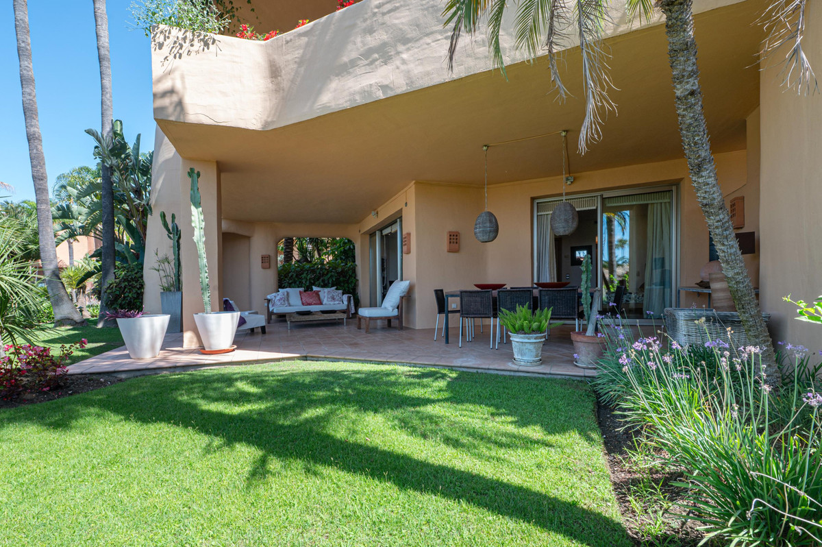 2 Bed Apartment for sale in Sierra Blanca Costa Del Sol, Málaga, Spain