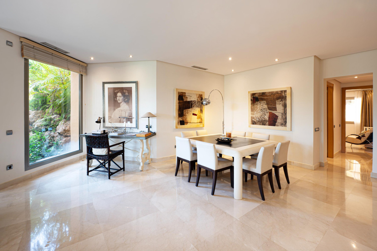 2 Bed Apartment for sale in Sierra Blanca Costa Del Sol, Málaga, Spain