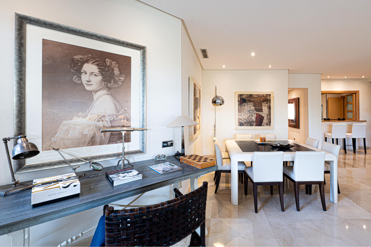 2 Bed Apartment for sale in Sierra Blanca Costa Del Sol, Málaga, Spain