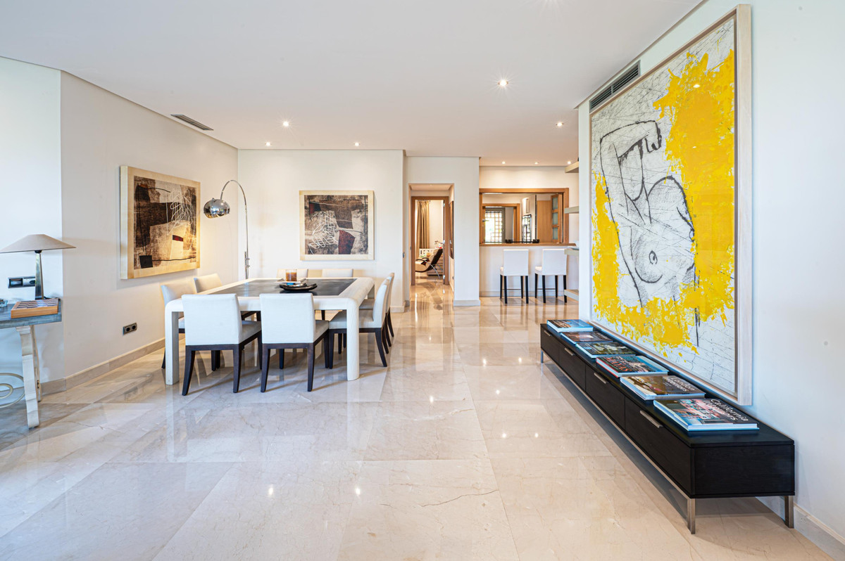 2 Bed Apartment for sale in Sierra Blanca Costa Del Sol, Málaga, Spain