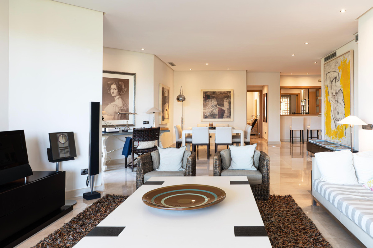 2 Bed Apartment for sale in Sierra Blanca Costa Del Sol, Málaga, Spain