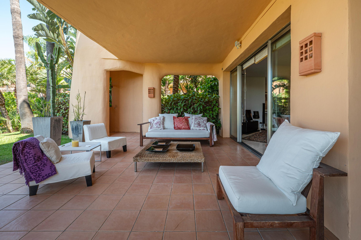 2 Bed Apartment for sale in Sierra Blanca Costa Del Sol, Málaga, Spain