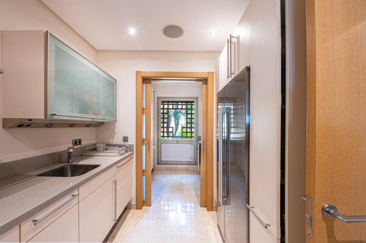 2 Bed Apartment for sale in Sierra Blanca Costa Del Sol, Málaga, Spain
