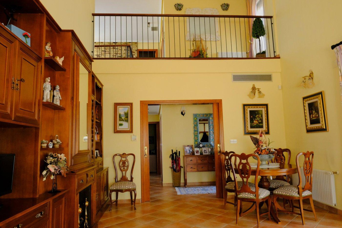 5 Bed Townhouse for sale in Orihuela Costa Blanca, Alicante, Spain