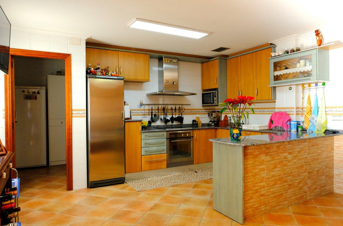 5 Bed Townhouse for sale in Orihuela Costa Blanca, Alicante, Spain