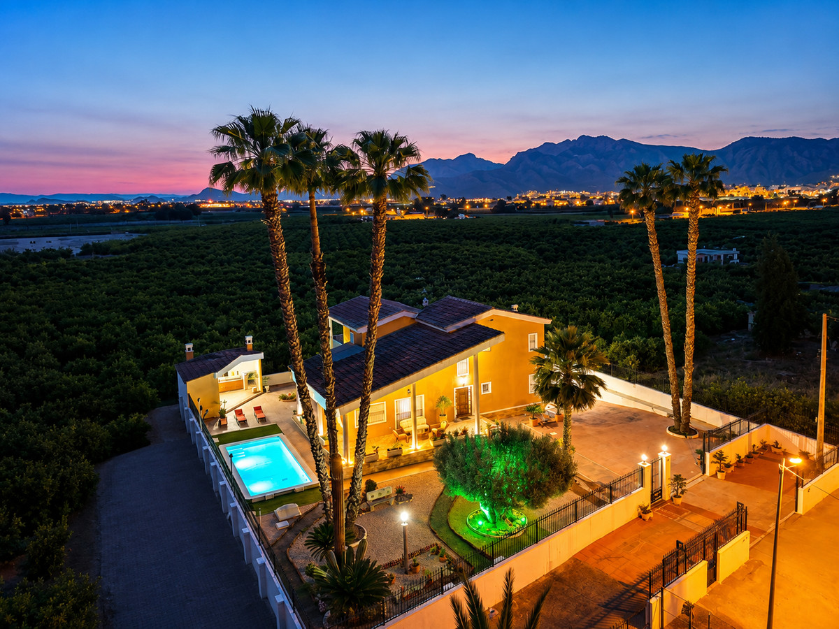 5 Bed Townhouse for sale in Orihuela Costa Blanca, Alicante, Spain