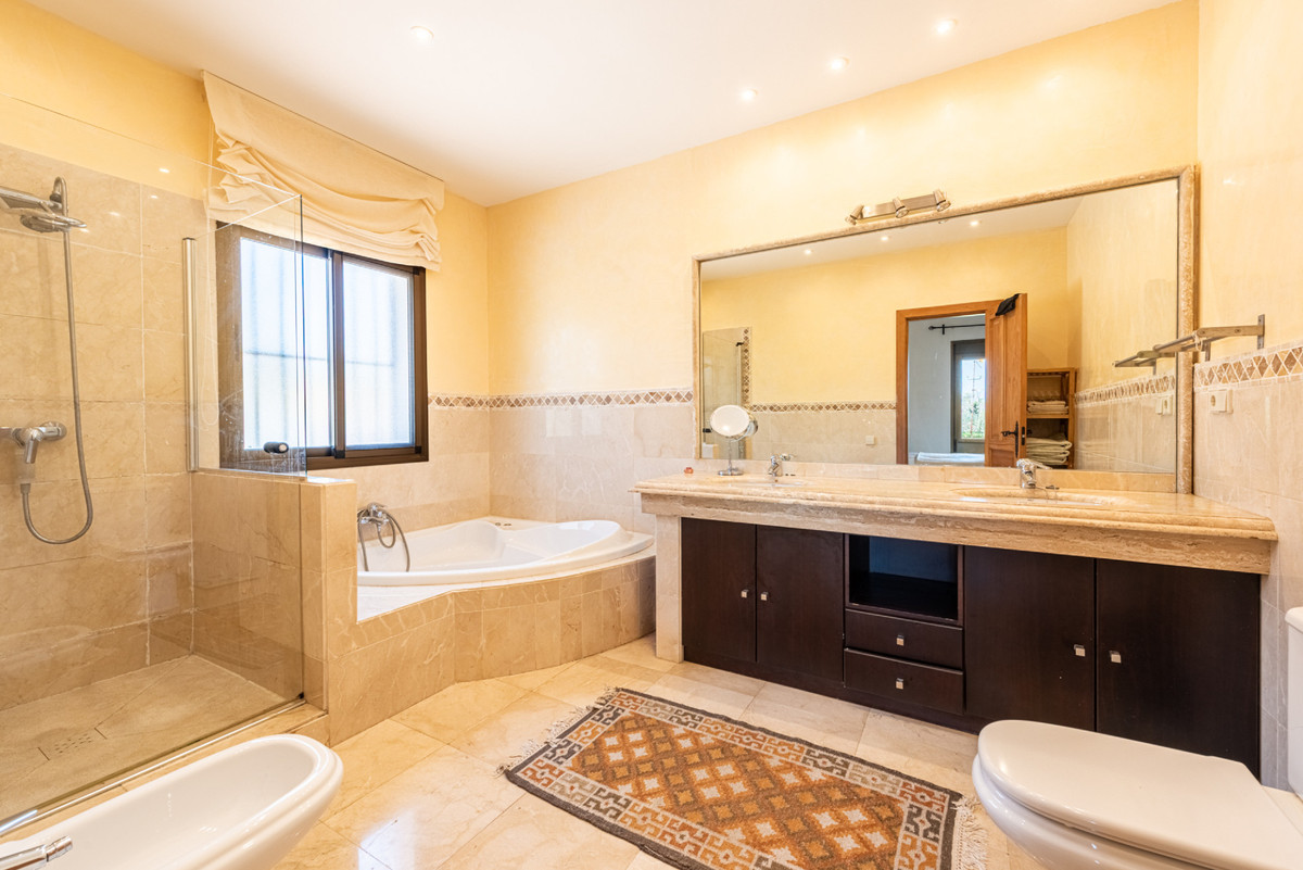 5 Bed Townhouse for sale in Marbella Costa Del Sol, Málaga, Spain