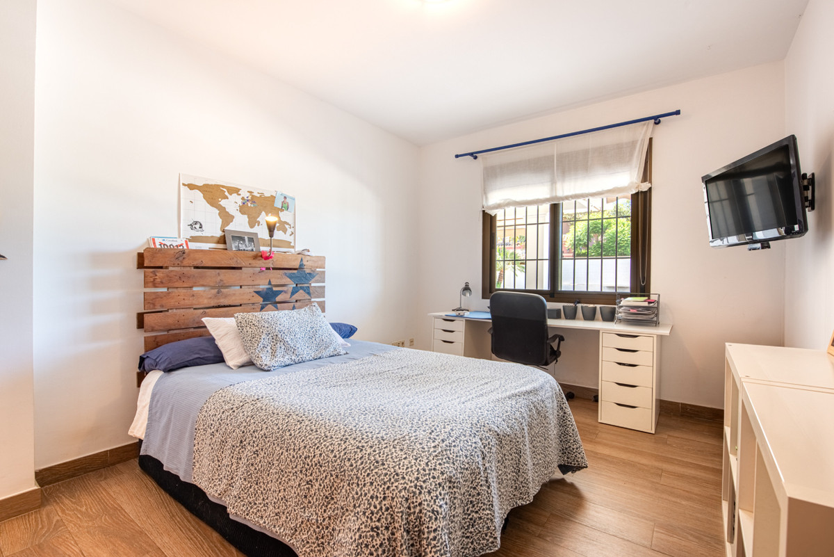 5 Bed Townhouse for sale in Marbella Costa Del Sol, Málaga, Spain