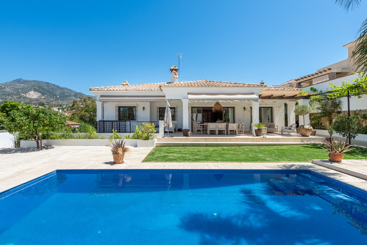 5 Bed Townhouse for sale in Marbella Costa Del Sol, Málaga, Spain