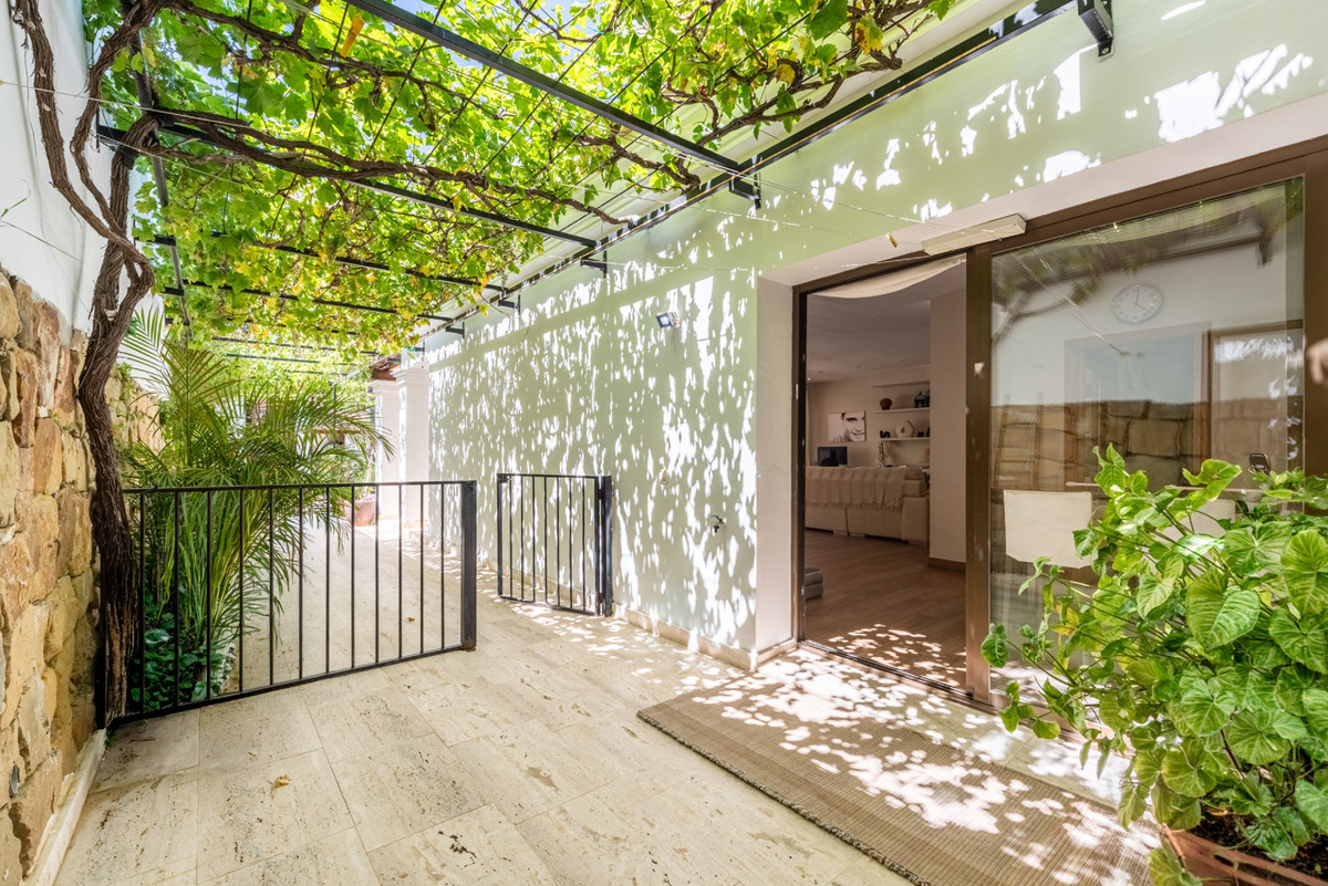5 Bed Townhouse for sale in Marbella Costa Del Sol, Málaga, Spain