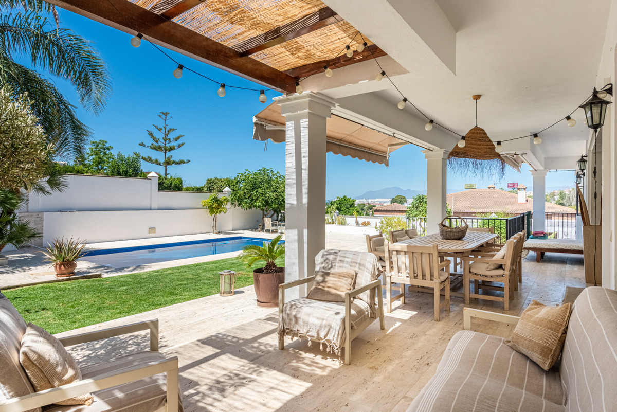5 Bed Townhouse for sale in Marbella Costa Del Sol, Málaga, Spain