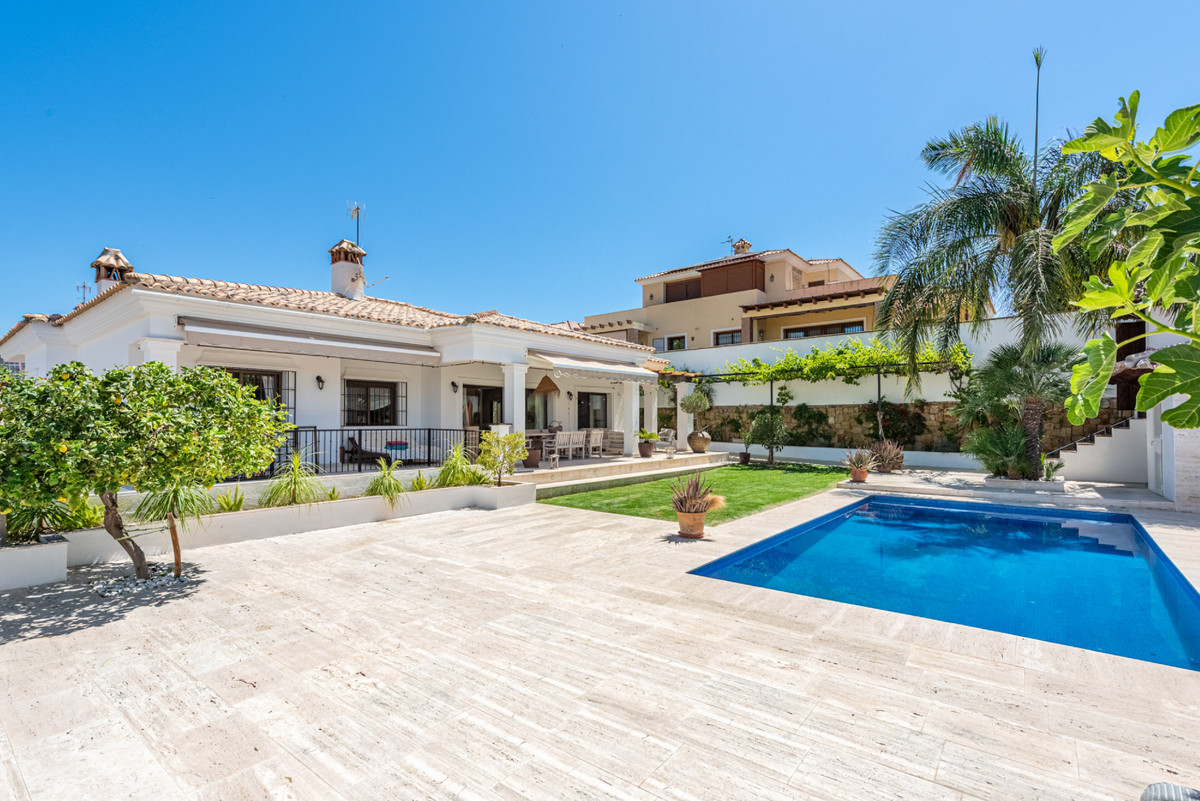 5 Bed Townhouse for sale in Marbella Costa Del Sol, Málaga, Spain