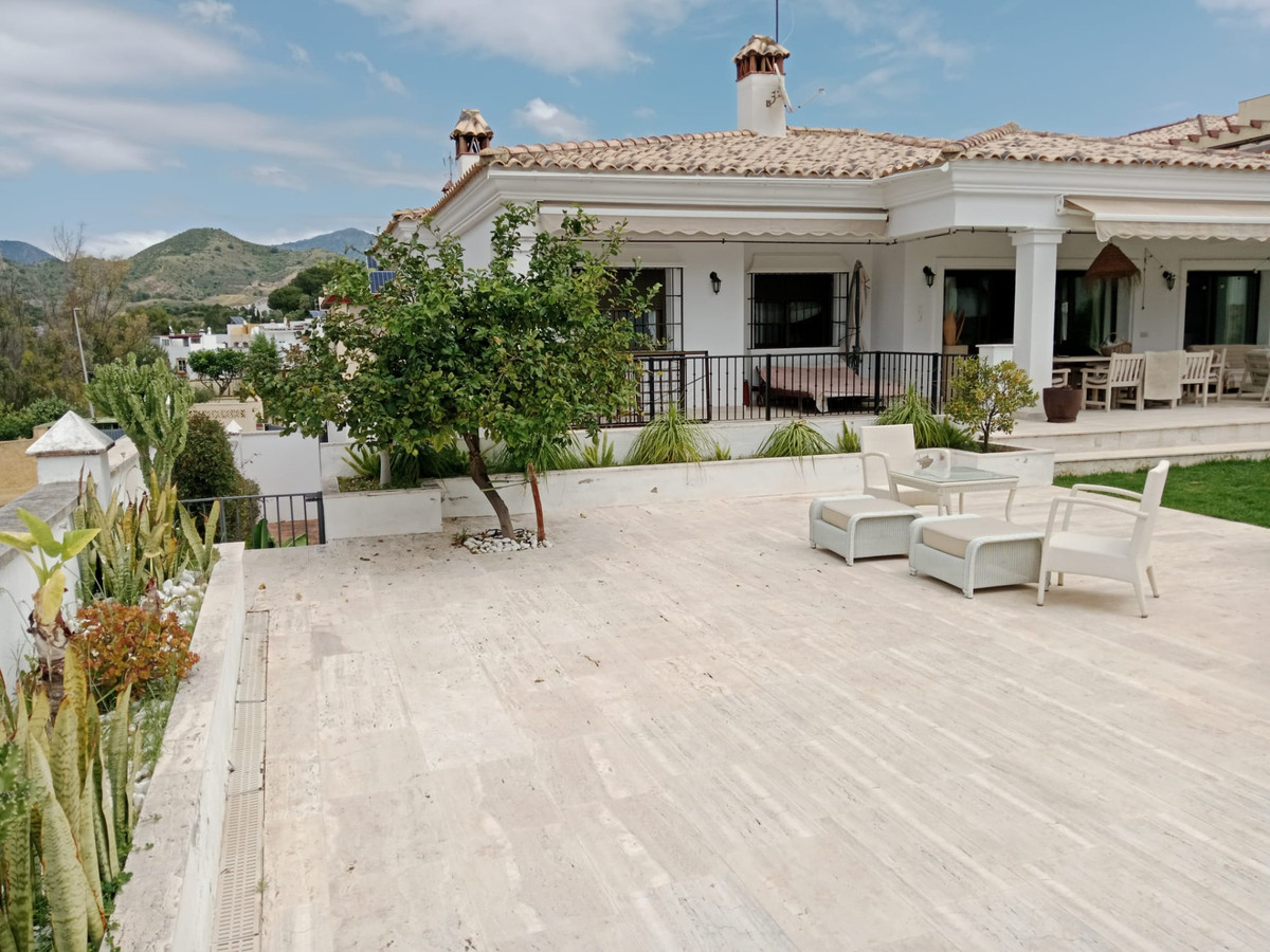 5 Bed Townhouse for sale in Marbella Costa Del Sol, Málaga, Spain
