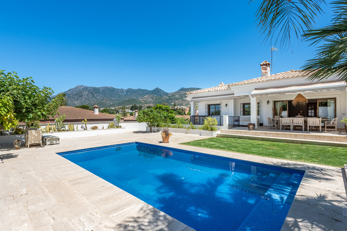 5 Bed Townhouse for sale in Marbella Costa Del Sol, Málaga, Spain