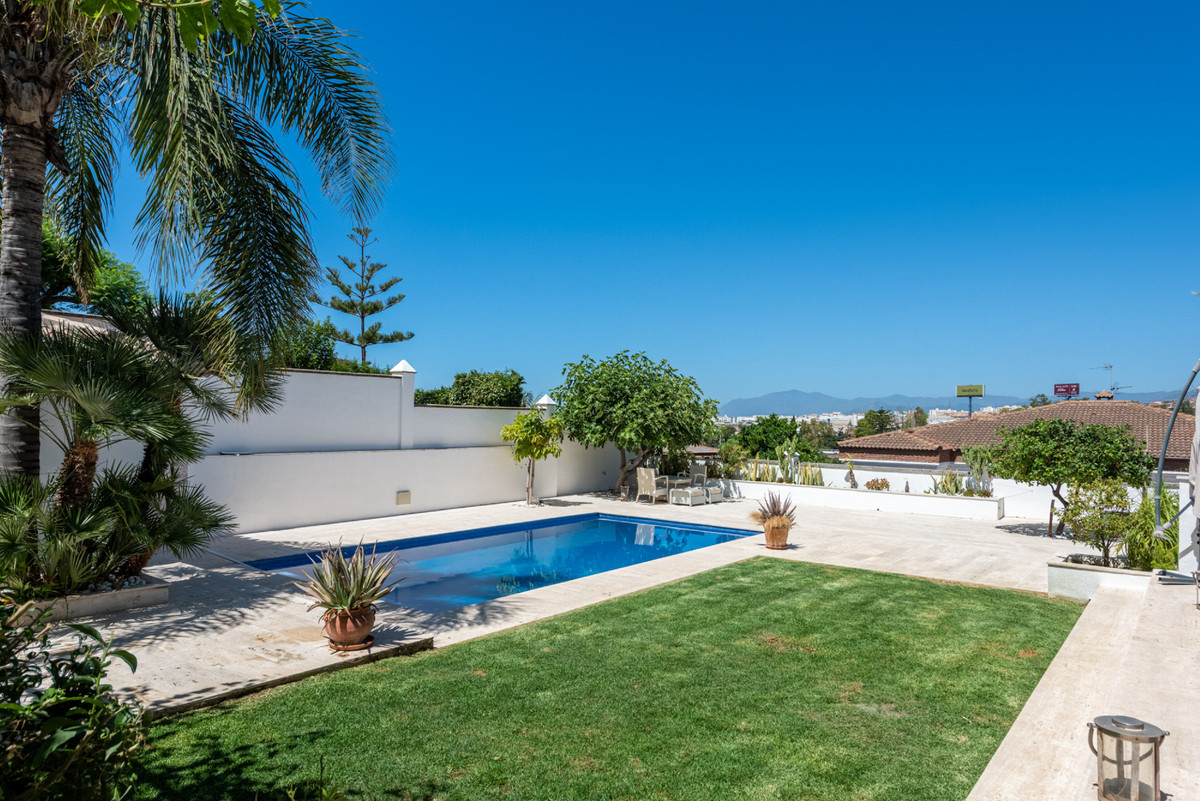 5 Bed Townhouse for sale in Marbella Costa Del Sol, Málaga, Spain