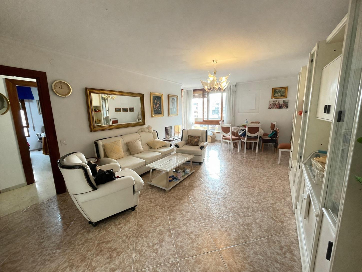 Se vende Apartamento Planta Media de 4 dormitorios en Costa Del Sol, Málaga, España