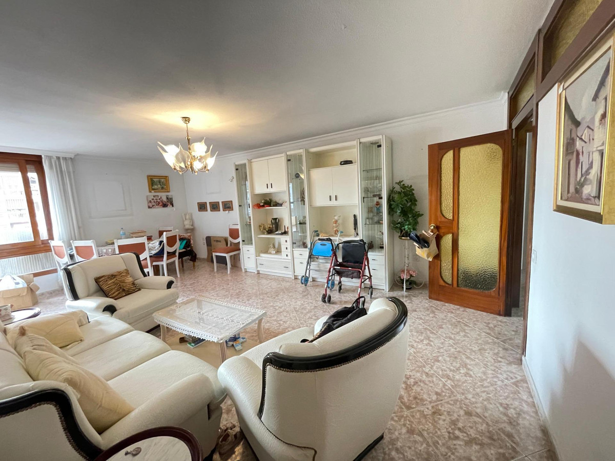 Se vende Apartamento Planta Media de 4 dormitorios en Costa Del Sol, Málaga, España