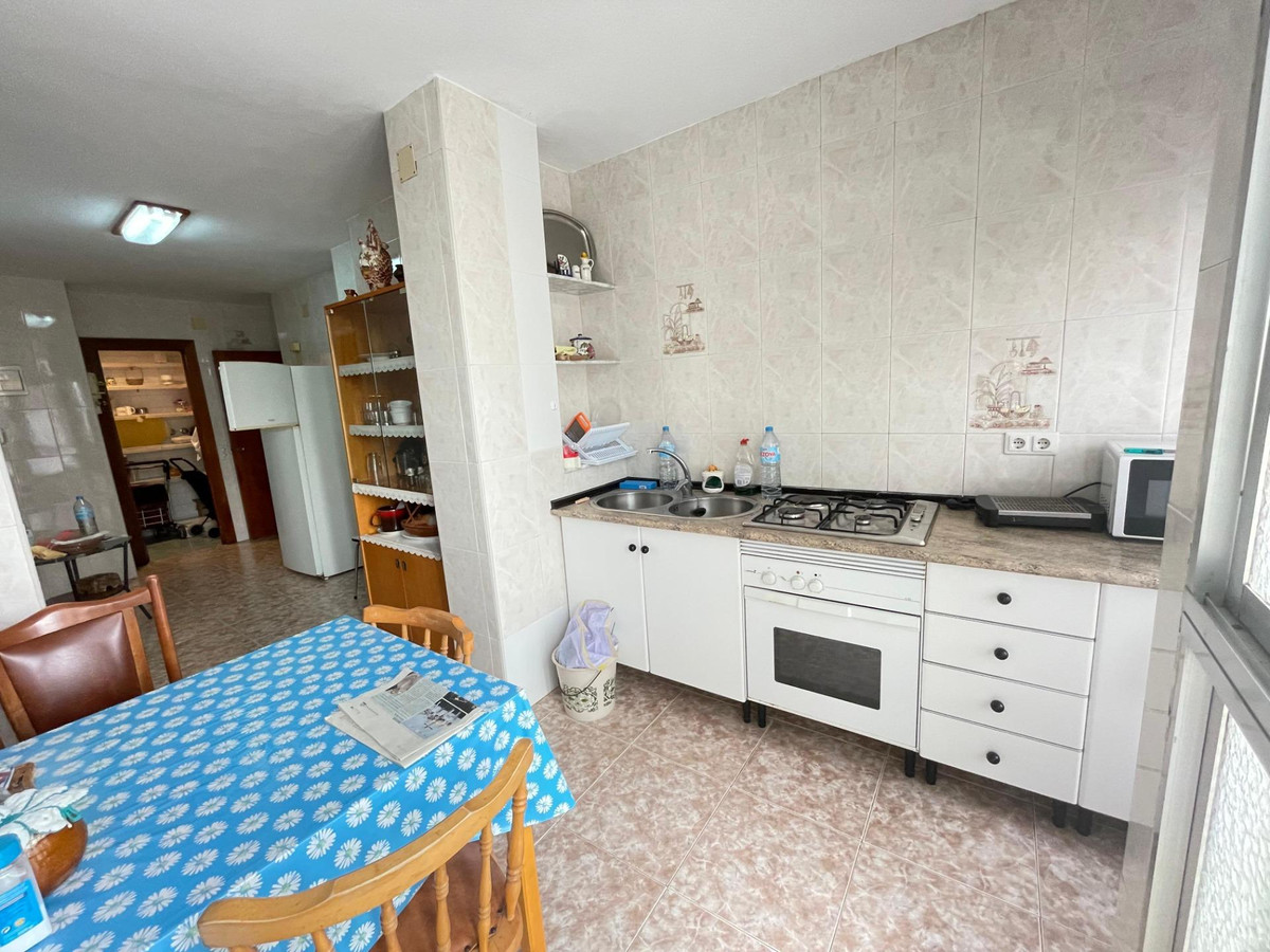 Se vende Apartamento Planta Media de 4 dormitorios en Costa Del Sol, Málaga, España